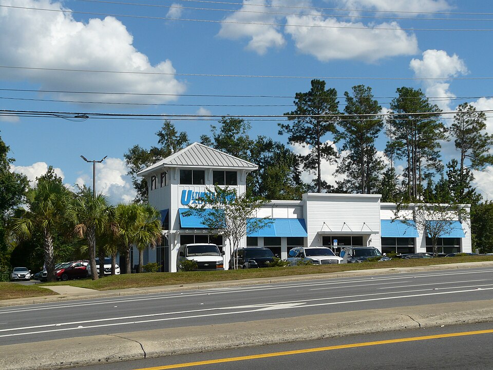 A used-car dealership in Tallahassee, Florida; no vehicle condition or business endorsement is implied.